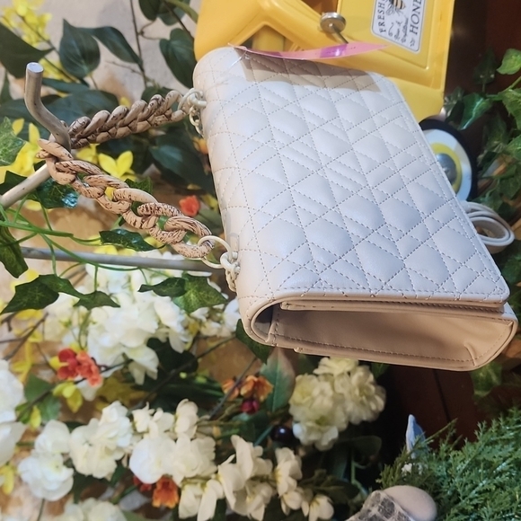 BETSEY JOHNSON WALLET/CROSSBODY - Picture 2 of 12